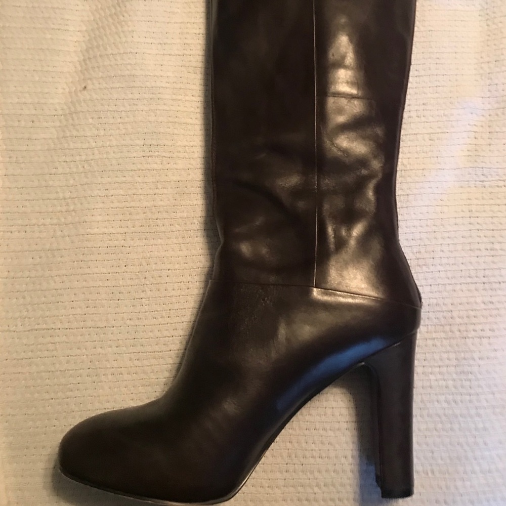 Nine West Size 8 knee high boot